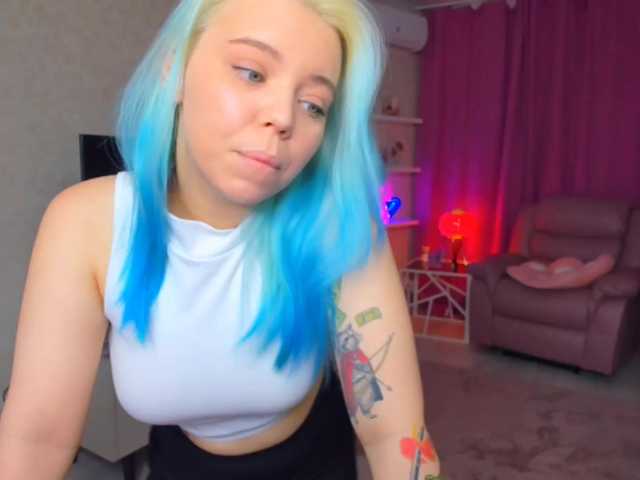 FunnyVibe webcam bongacams model stream image