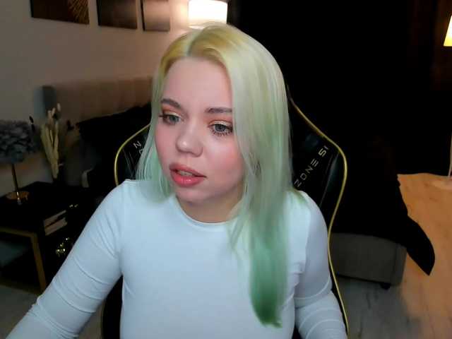 FunnyVibe webcam bongacams model stream image