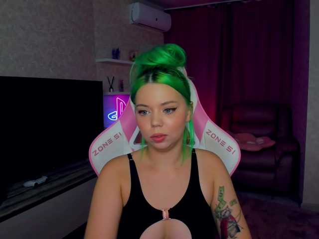 FunnyVibe's BongaCams show and profile