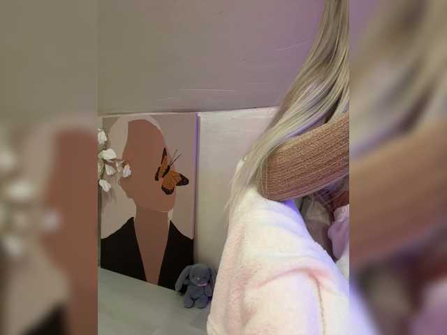 HollyPolly111's BongaCams show and profile