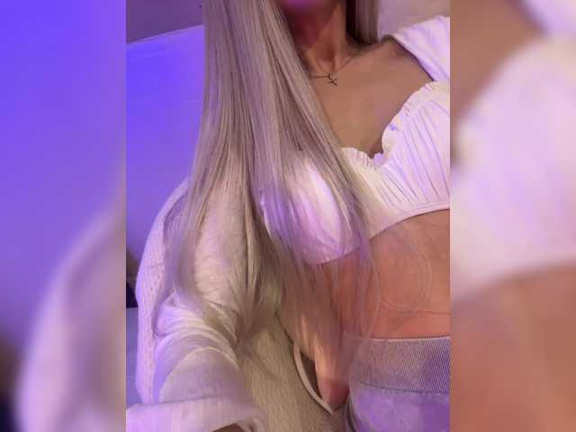 HollyPolly111's BongaCams show and profile