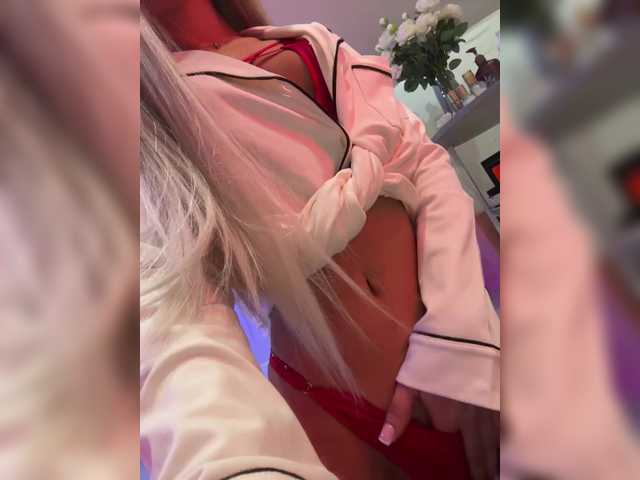 HollyPolly111's BongaCams show and profile