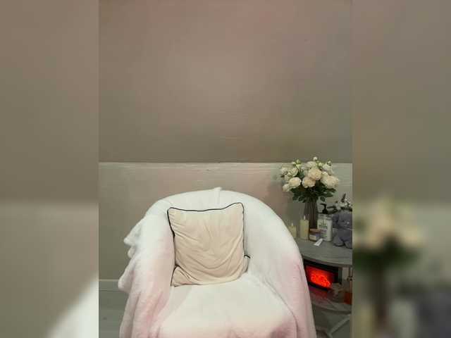 HollyPolly111's BongaCams show and profile