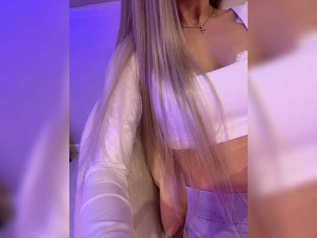 HollyPolly111's BongaCams show and profile