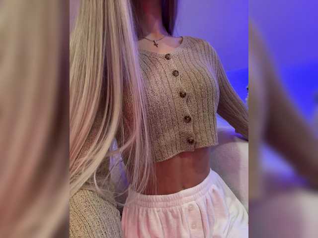 HollyPolly111's BongaCams show and profile