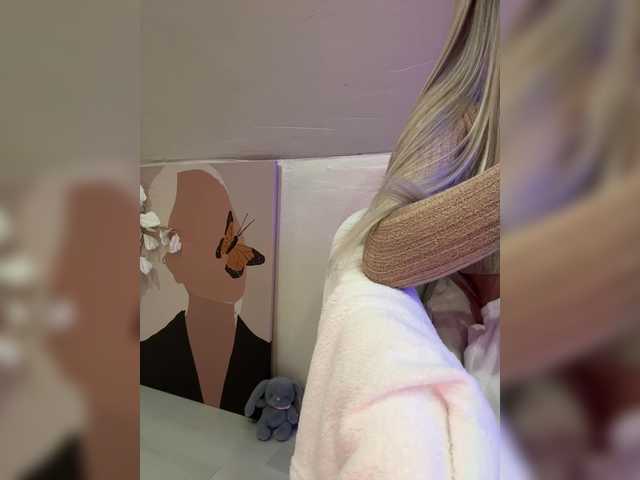 HollyPolly111's BongaCams show and profile