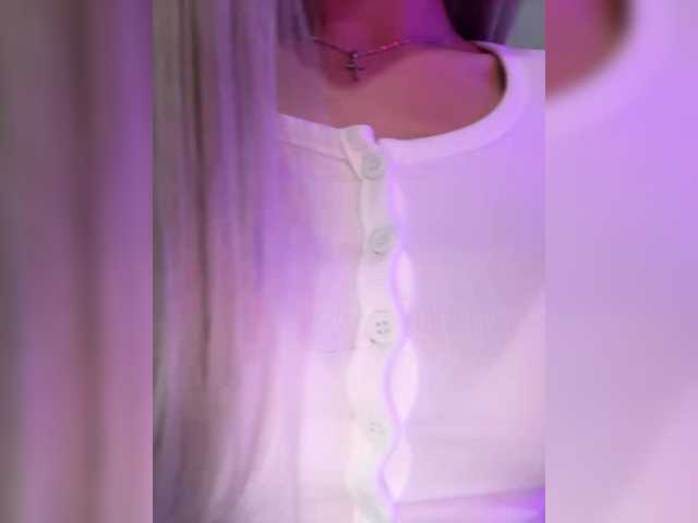 HollyPolly111 from BongaCams