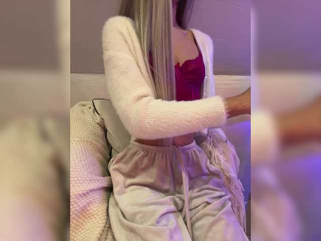 HollyPolly111's BongaCams show and profile