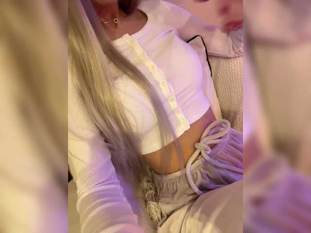 HollyPolly111's BongaCams show and profile