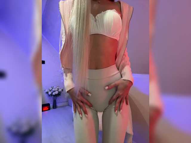 HollyPolly111's BongaCams show and profile