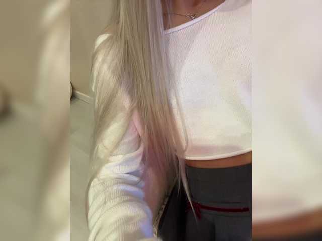 HollyPolly111's BongaCams show and profile