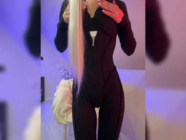 HollyPolly111's BongaCams show and profile