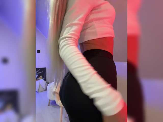 HollyPolly111's BongaCams show and profile