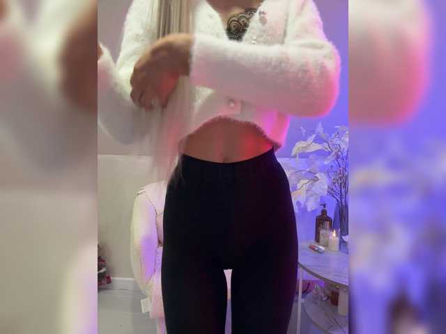 HollyPolly111's BongaCams show and profile