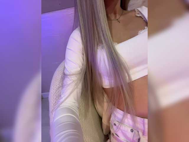 HollyPolly111's BongaCams show and profile