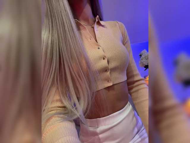 HollyPolly111's BongaCams show and profile