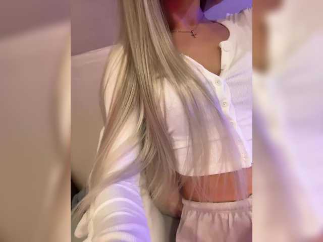 HollyPolly111's BongaCams show and profile