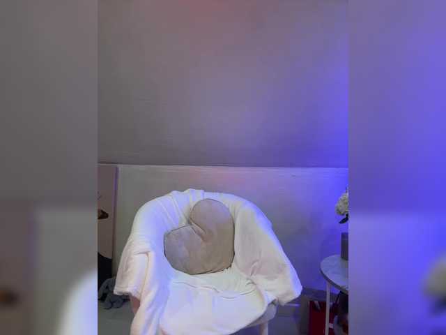 HollyPolly111's BongaCams show and profile