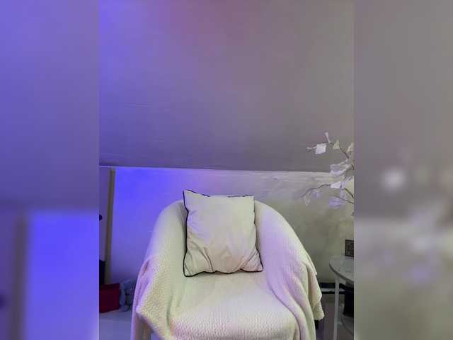 HollyPolly111's BongaCams show and profile