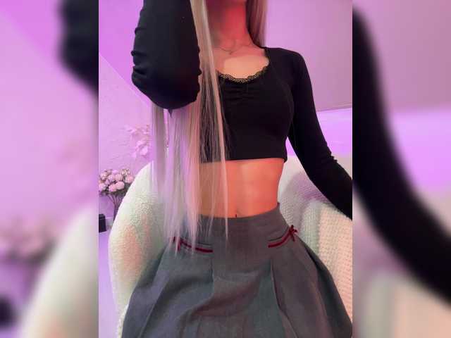 HollyPolly111's BongaCams show and profile