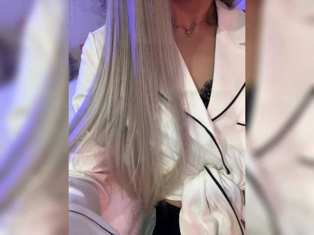 HollyPolly111's BongaCams show and profile