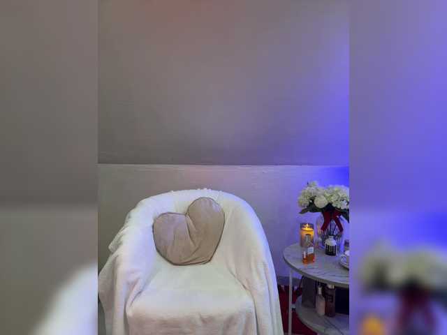 HollyPolly111's BongaCams show and profile