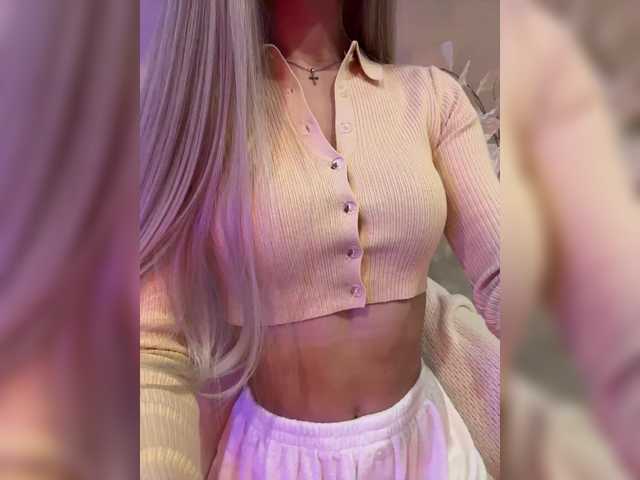 HollyPolly111's BongaCams show and profile