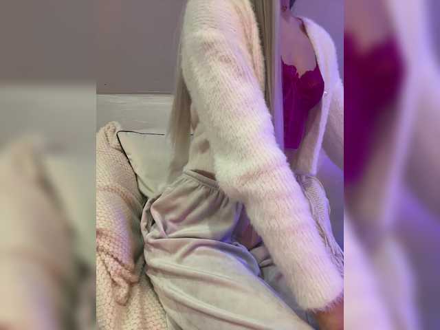 HollyPolly111's BongaCams show and profile