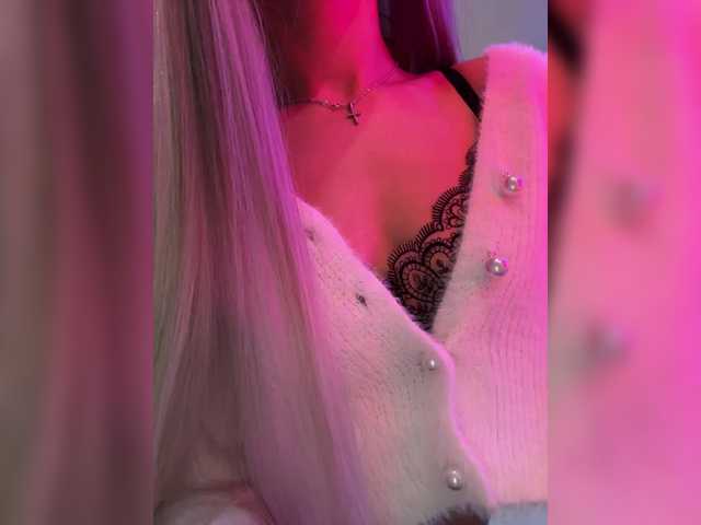 HollyPolly111's BongaCams show and profile