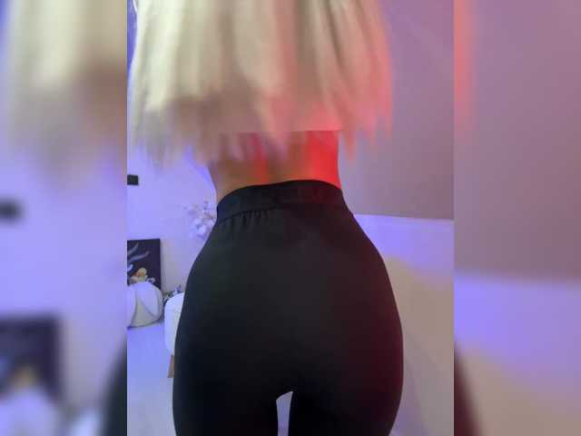 HollyPolly111's BongaCams show and profile