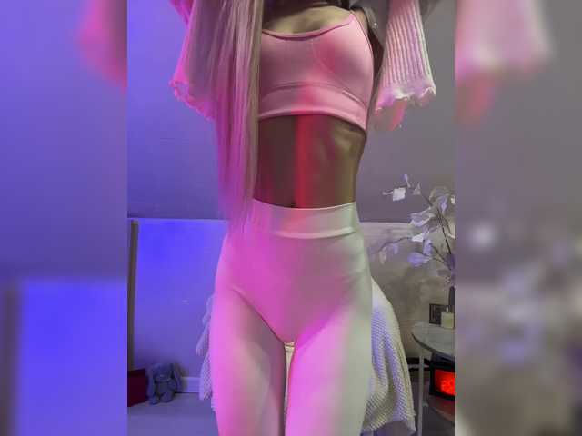 HollyPolly111's BongaCams show and profile