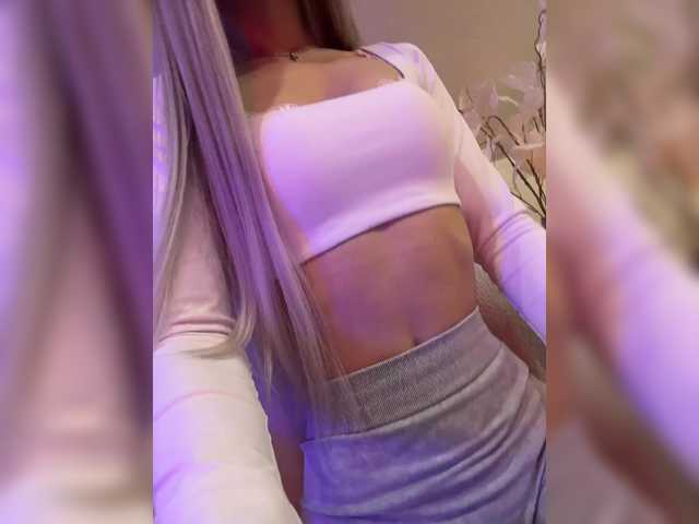 HollyPolly111's BongaCams show and profile