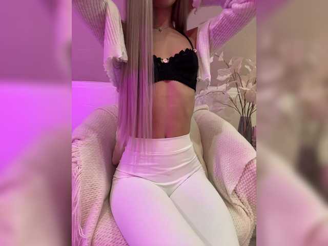 HollyPolly111's BongaCams show and profile