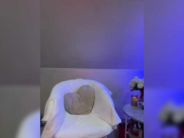 HollyPolly111's BongaCams show and profile