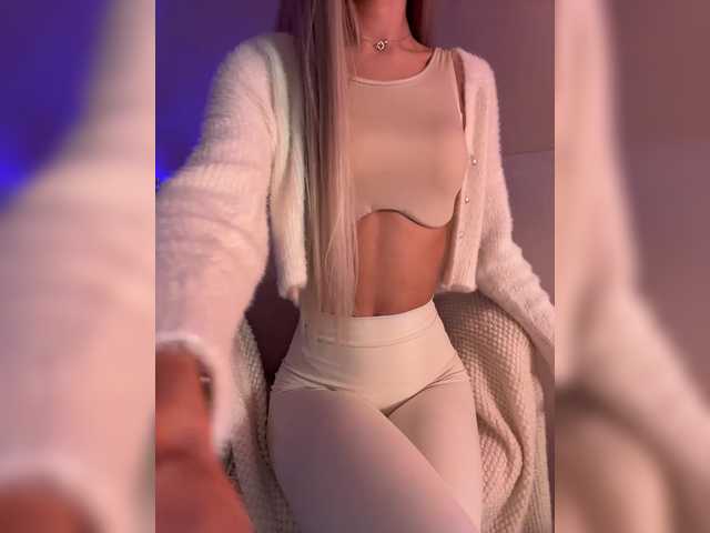 HollyPolly111's BongaCams show and profile