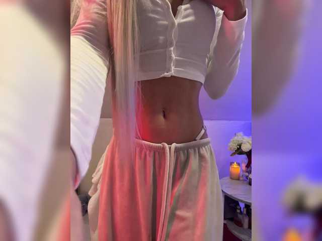 HollyPolly111's BongaCams show and profile