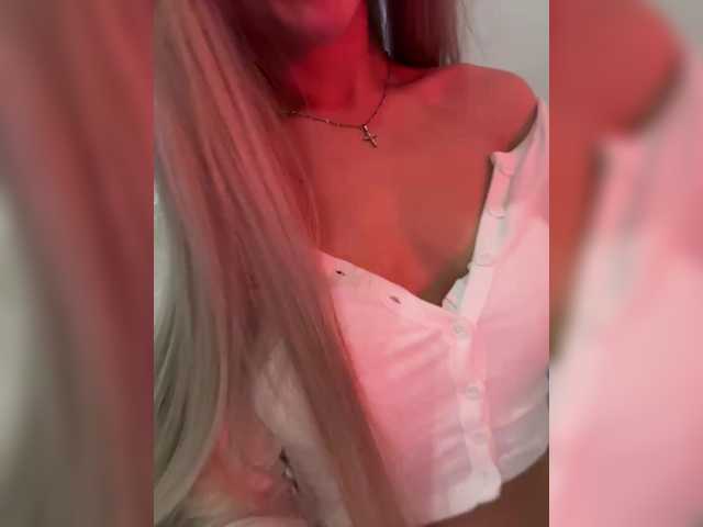 HollyPolly111's BongaCams show and profile