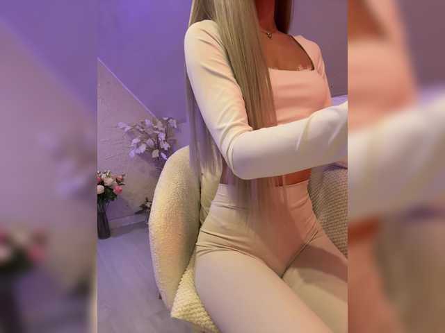 HollyPolly111's BongaCams show and profile