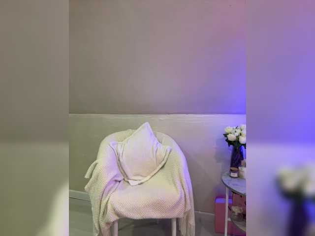 Watch HollyPolly111, she wants to masturbate for you HollyPolly111 from BongaCams