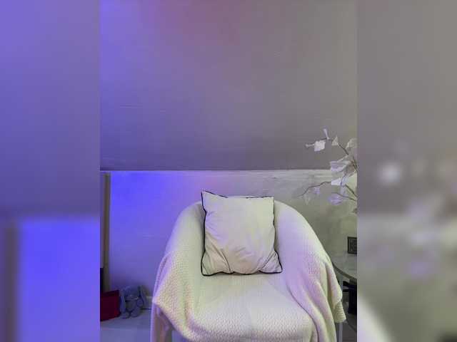 HollyPolly111's BongaCams show and profile