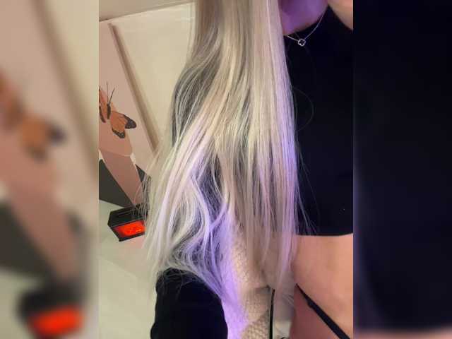 HollyPolly111's BongaCams show and profile