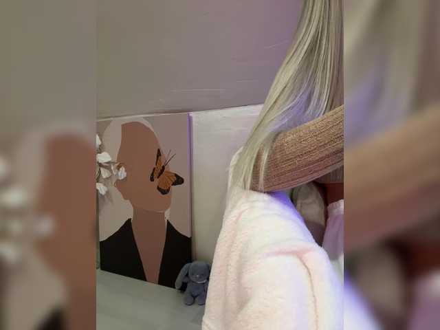 HollyPolly111's BongaCams show and profile