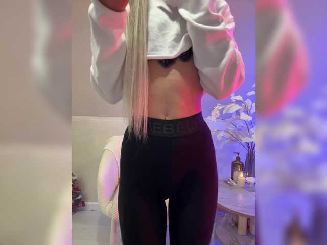 HollyPolly111 live cam