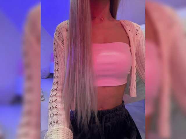 HollyPolly111's BongaCams show and profile