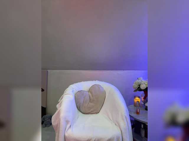 HollyPolly111's BongaCams show and profile