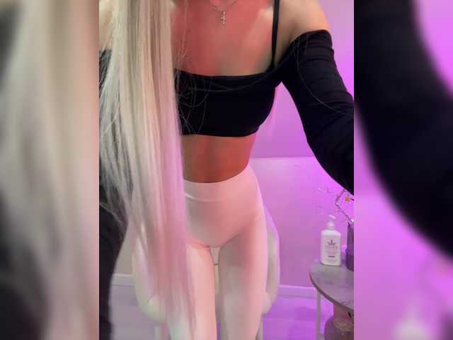  HollyPolly111 chat room