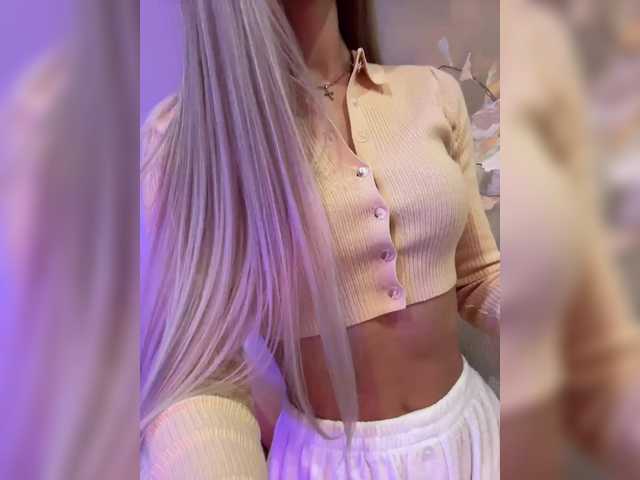 HollyPolly111's BongaCams show and profile