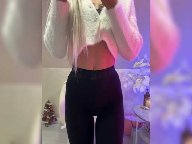 HollyPolly111's BongaCams show and profile