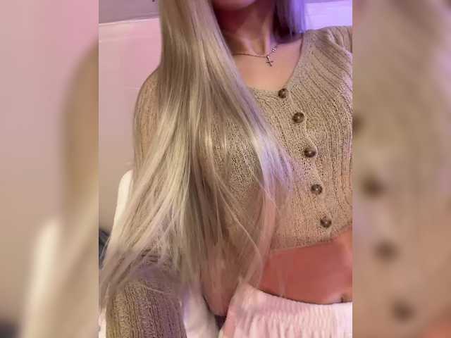 HollyPolly111's BongaCams show and profile