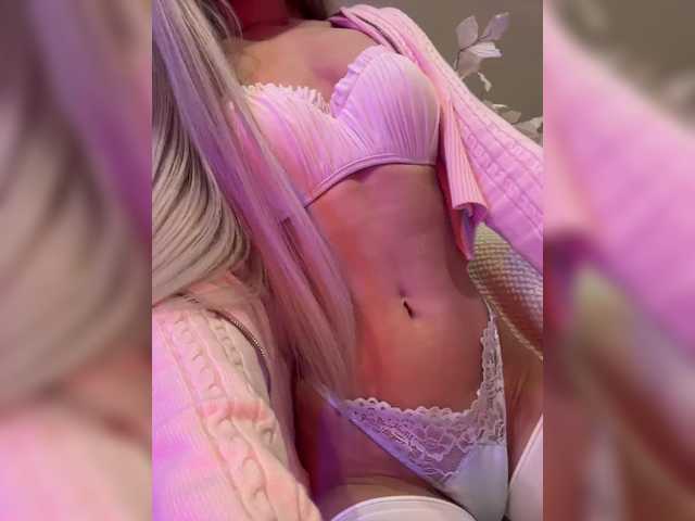 HollyPolly111's BongaCams show and profile